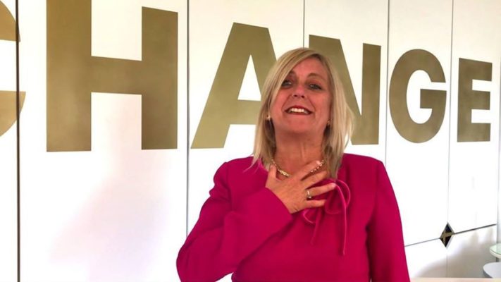 Complimentenworkshops in the house of CHANGE in Herent georganiseerd door initiatiefneemster Gina De Groote